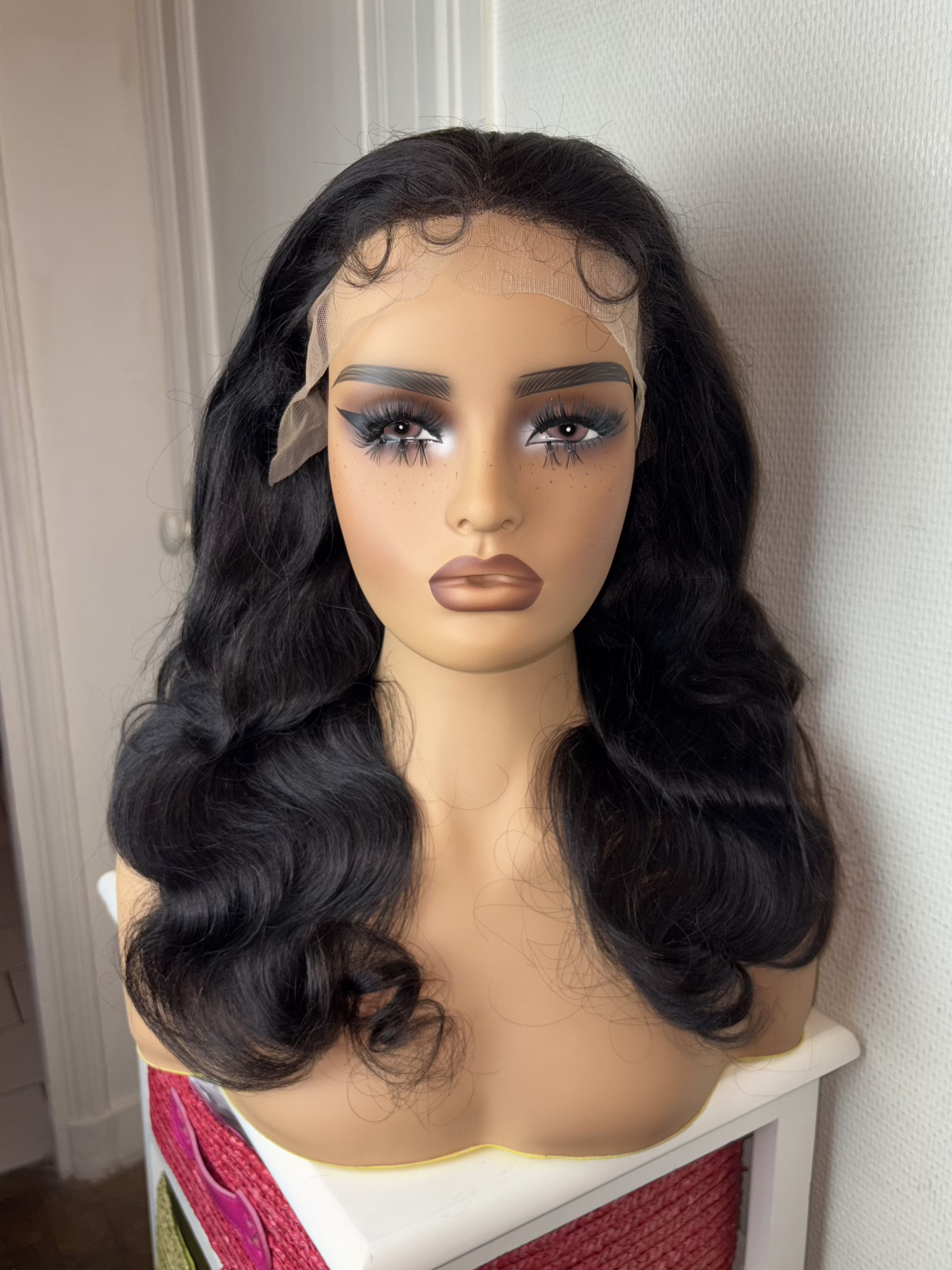 Perruque Body Wave 18" Lace 13x6 en cheveux naturels avec dentelle HD