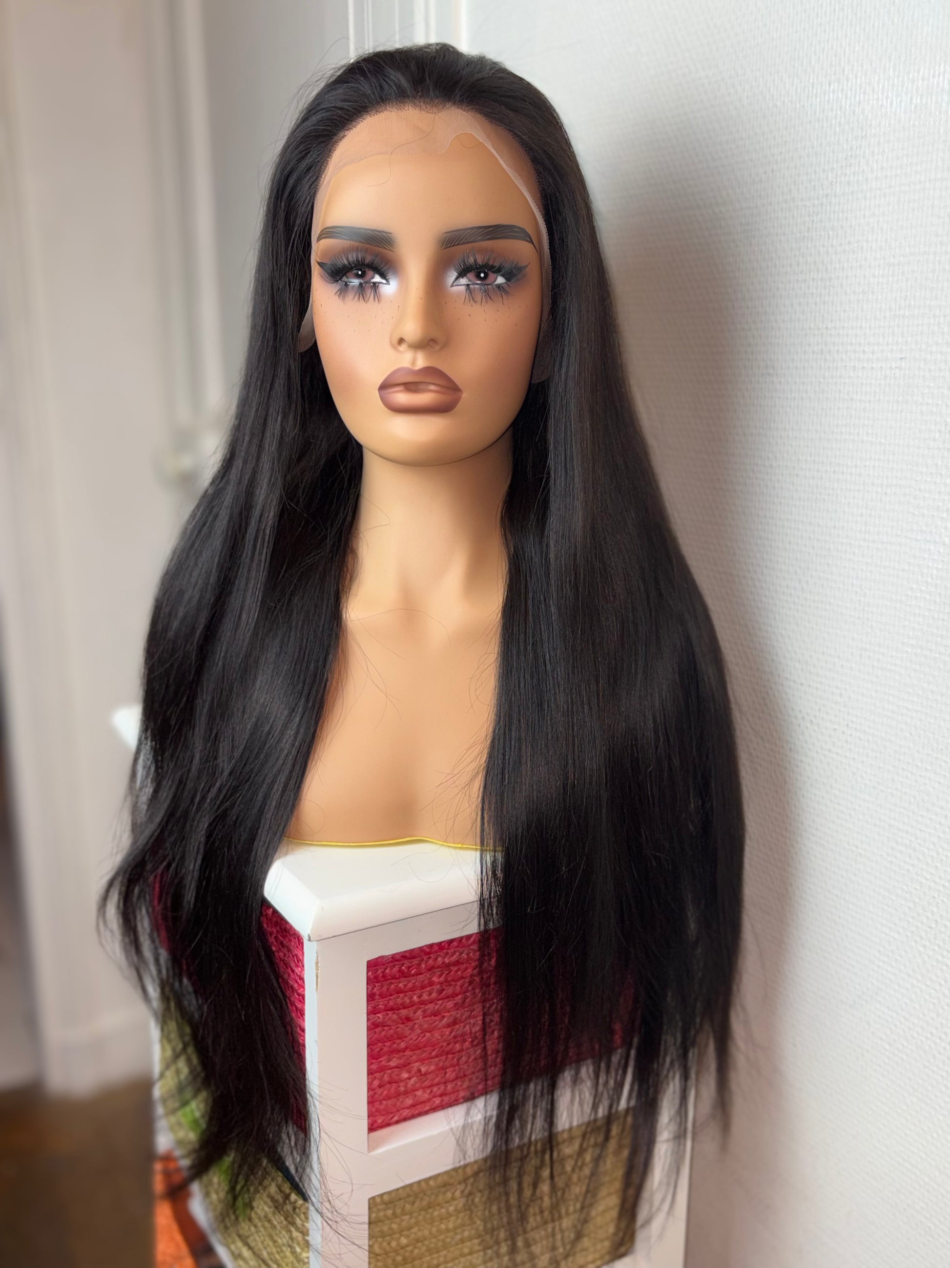 Perruque Lisse 26 pouces Lace 13x6 en cheveux naturels avec dentelle HD